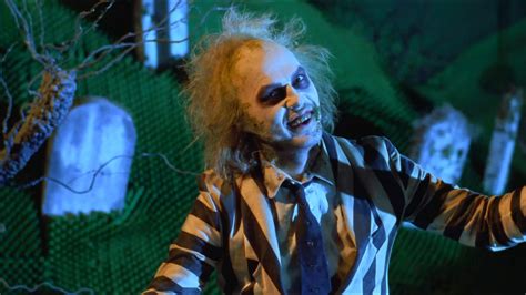 Beetlejuice: Un clásico macabro con humor irreverente y efectos especiales visionarios!