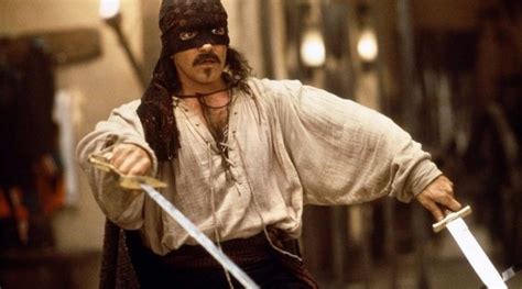 Zorro: Una historia de amor, venganza y espadachín enmascarado!